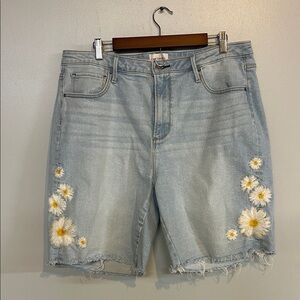 Driftwood‎ Denim Bermuda Shorts Embroidered Daisy Floral Size 16 Light Wash